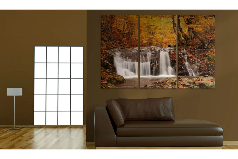 Bilde A waterfall in the middle of fall trees 90×60 v:6706613 Bilde A waterfall in the middle of fall trees 90×60 v:6706613